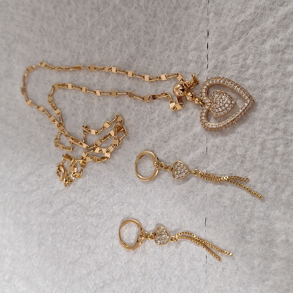 Elegant Gold Heart Pendant Necklace and Earring Set